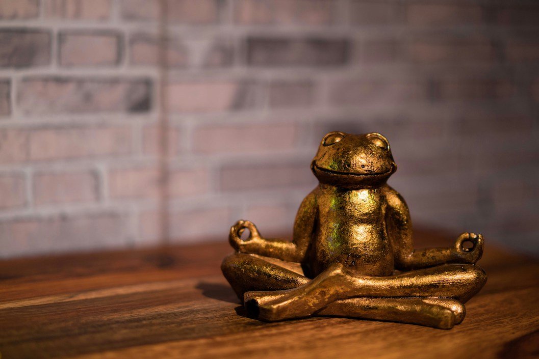 Read more about the article 12 Comforting Things To Bring On A Meditation Retreat